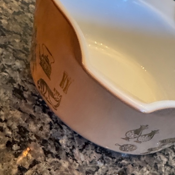 Pyrex Brown Mixing Bowl with Vintage Design - Picture 8 of 9